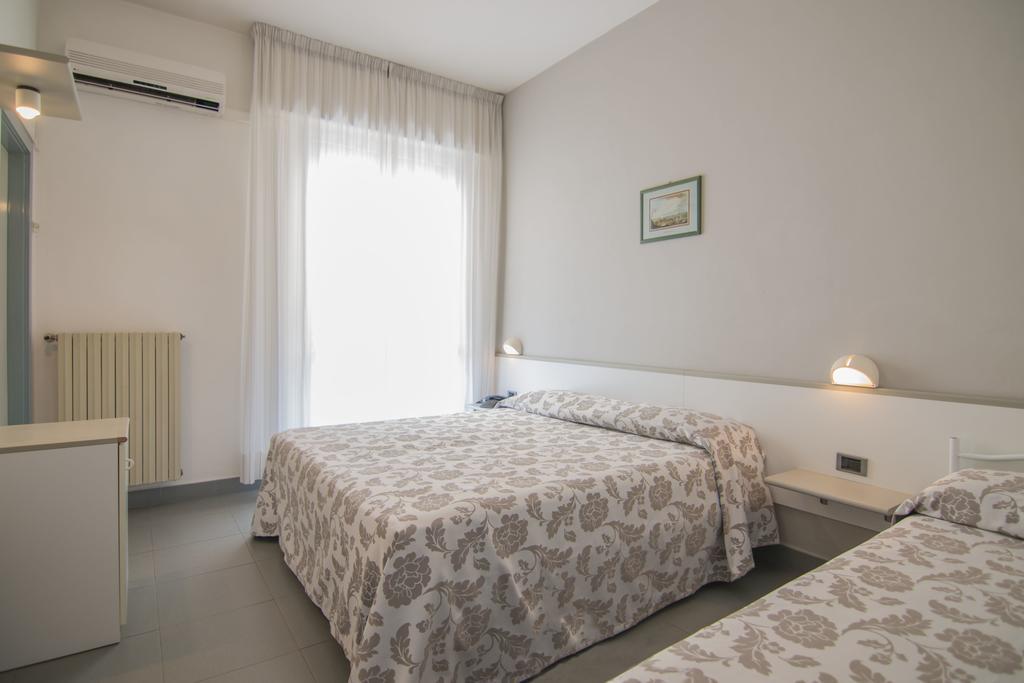 B&B Hotel Souvenir Cesenatico Zimmer foto